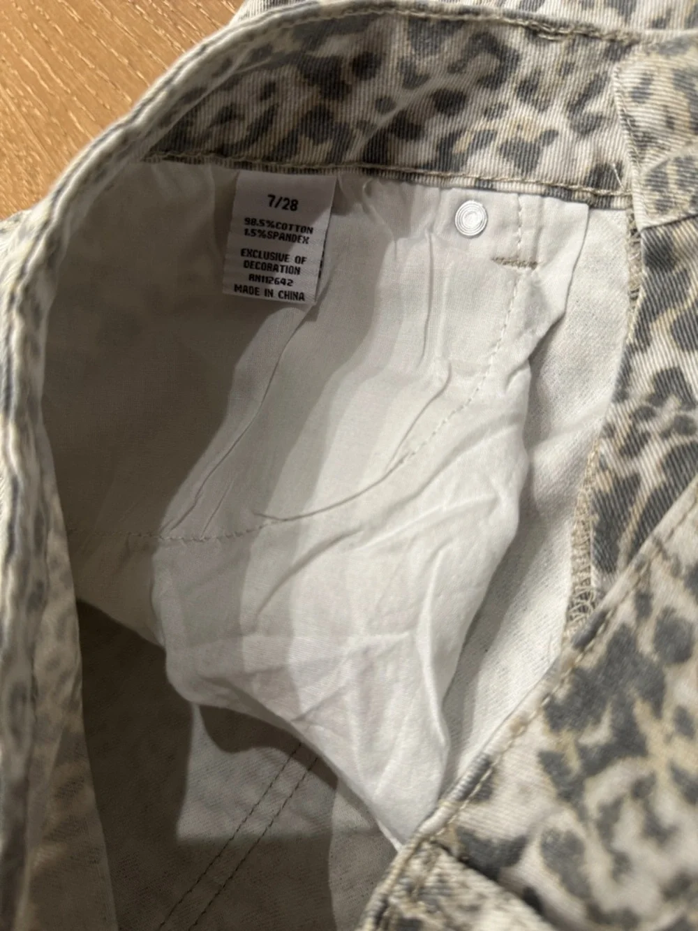 Leopard Print Straight Leg Jeans | Neutral Animal Print Denim | Size 7/28 - Picture 5 of 6